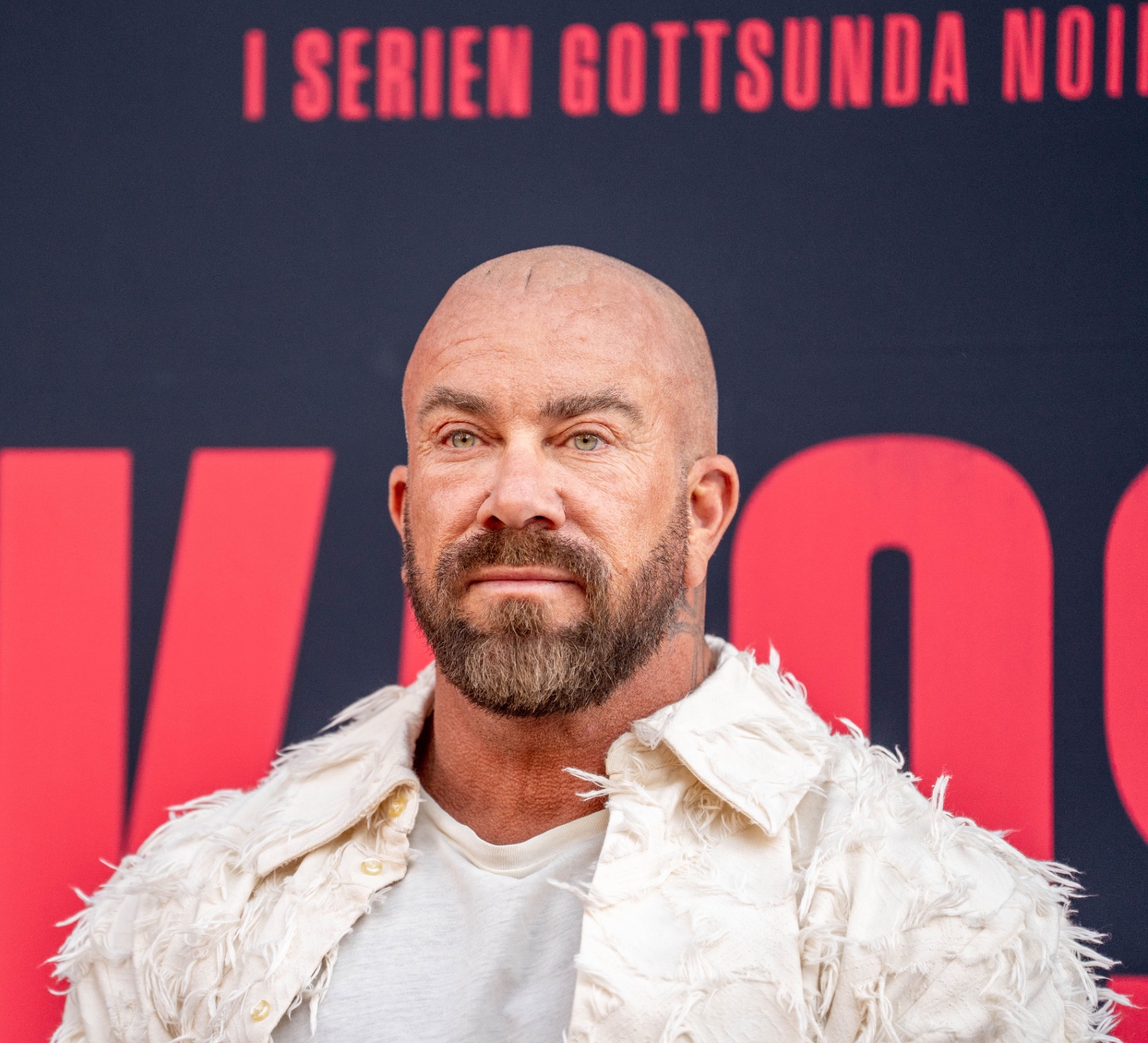 Jan Emanuel med sin bok